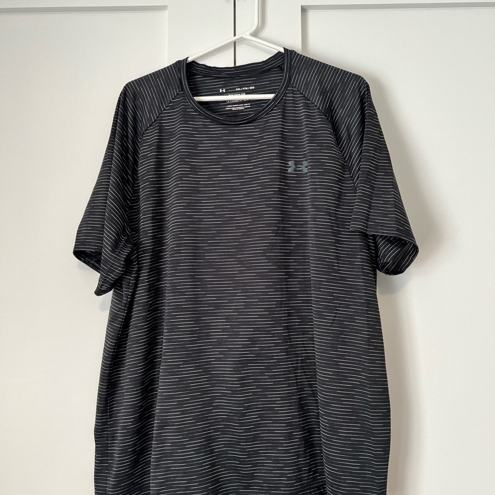 Men’s Under Armour Black Striped Shirt